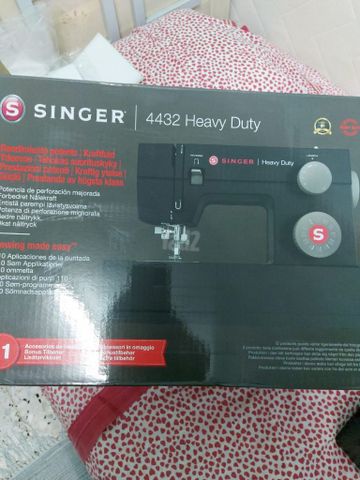 מכונת תפירה Singer