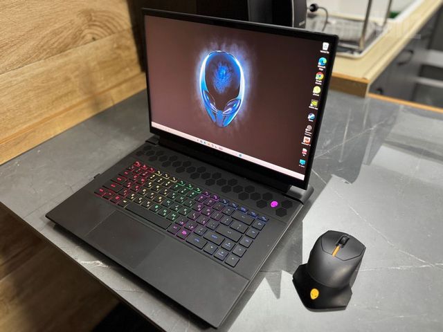 Alienware m16 R1
