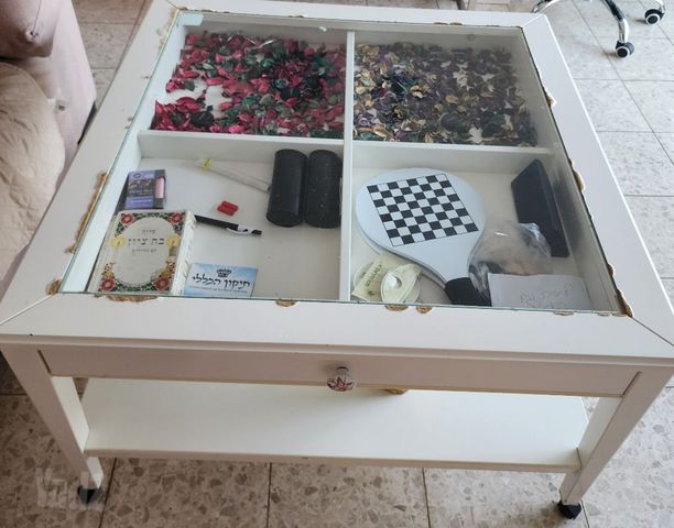סלון ושולחן