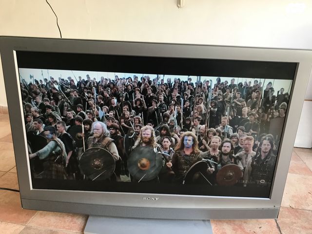 טלוויזיה SONY KDL-40U2000