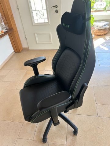 Razer Iskur