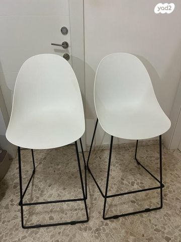 2 כיסאות בר
