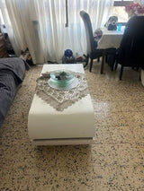 מזנון ושולחן