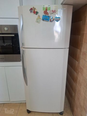 מקרר שארפ