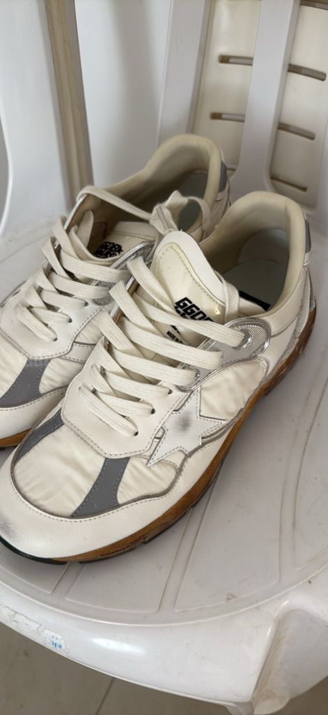 נעליים של Golden Goose