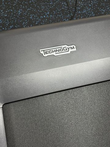 הליכון  של חברת Technogym