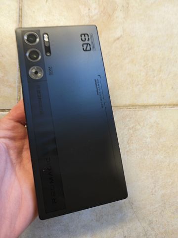טלפון גיימינג REDMAGIC 9 PRO