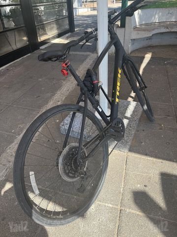 Trek FX 2 Disc Gen 4 2025
