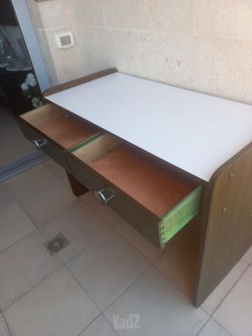 שולחן
