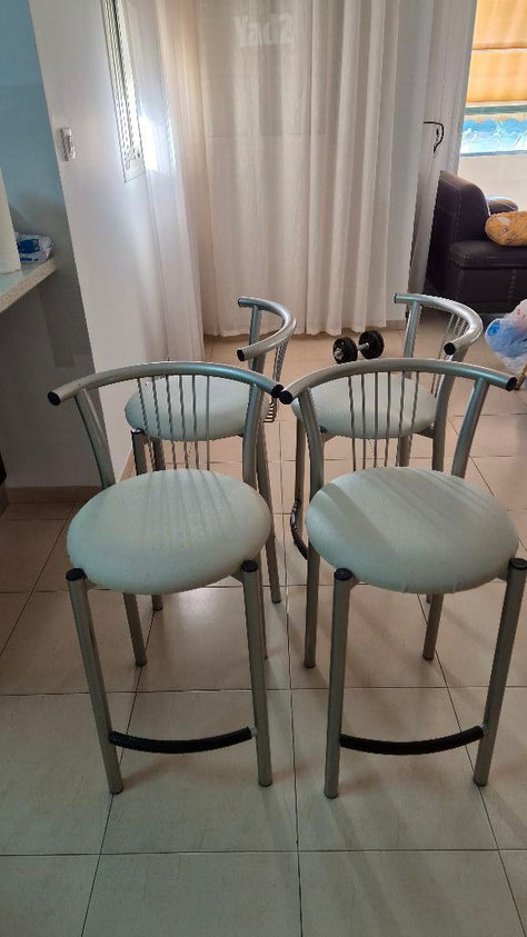 4 כיסאות בר