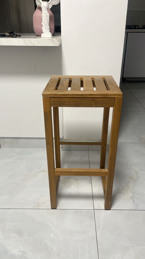 כסא בר מעץ