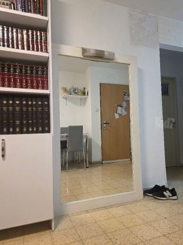 מראה יפיפיה