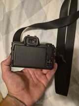 מצלמת canon m50
