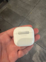 ‏אוזניות AirPods