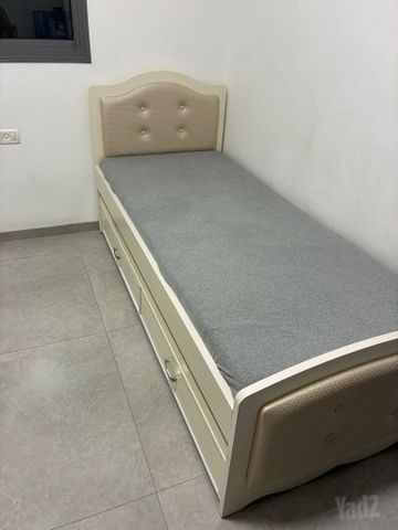 מיטת יחיד