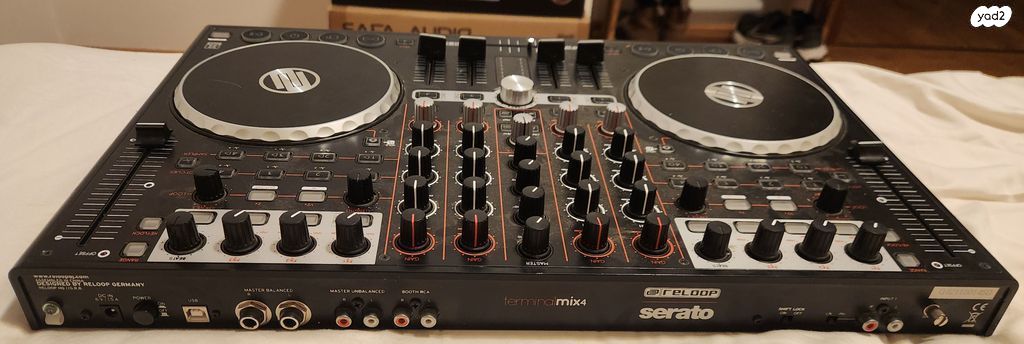 פלטת - Reloop Terminal Mix 4