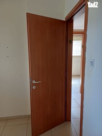 דלת