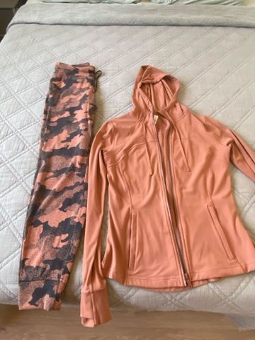 חליפה של lulu lemon