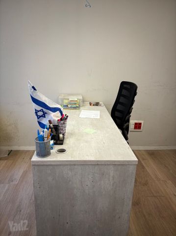 שולחן משרדי