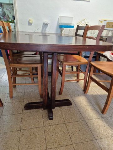 שולחן אוכל למסירה