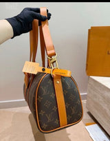 תיק Louis Vuitton