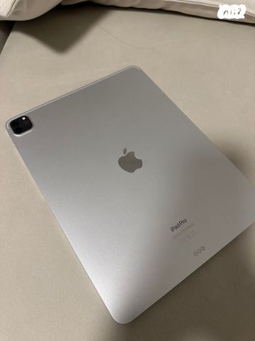 iPad 13 inch M2 256GB