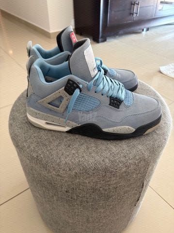 Air jordan 4 university blue