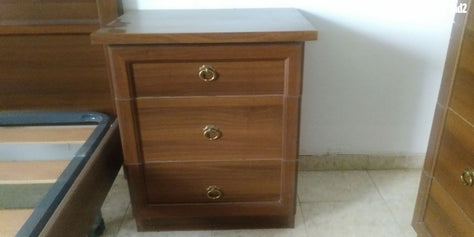 שתי שידות חדר שינה