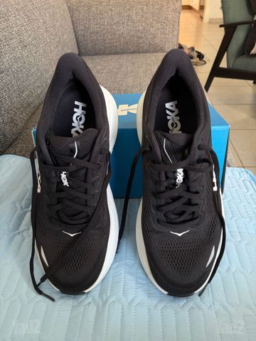 נעלי HOKA
