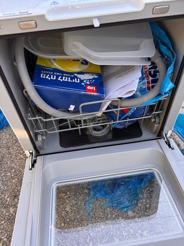 מדיח על השיש