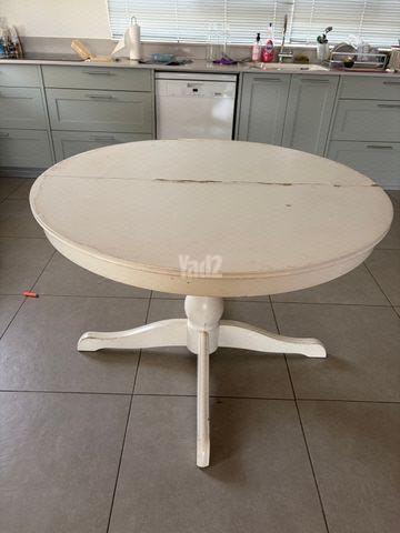 שולחן אוכל
