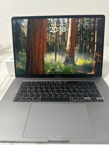 MacBook Pro i9 16 32GB 1TB