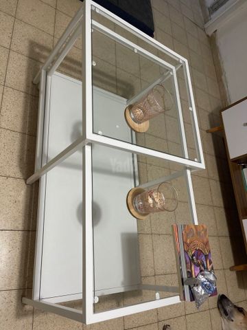שולחן זכוכית