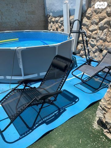 בריכת שחייה