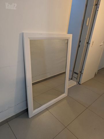 מראה ענקית