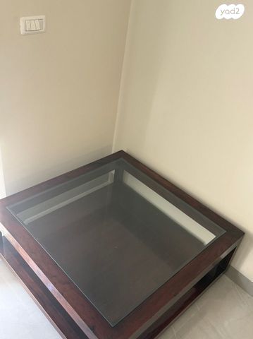 שולחן סלון למסירה!!!!