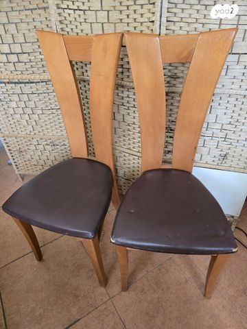 שני כיסאות פינת אוכל עפיפייה