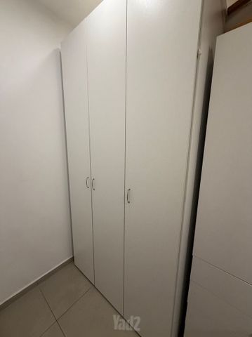 ארון בגדים ענק