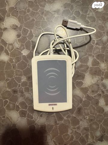 קורא כרטיסים USB