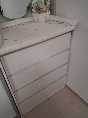 שידת מגירות