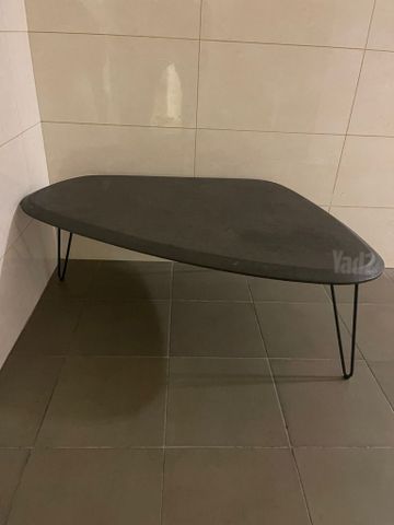 שולחן