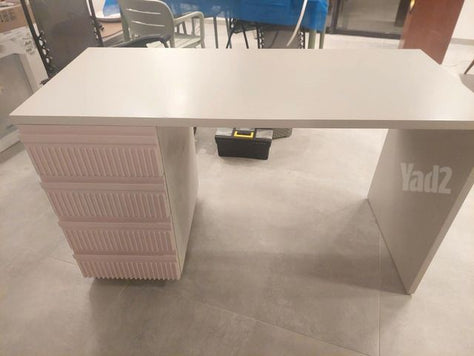 שולחן  מחשב