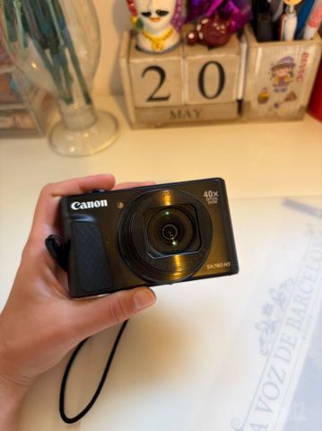 Canon SX740 HS