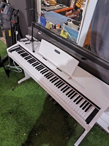 פסנתר חשמלי pearl river v03