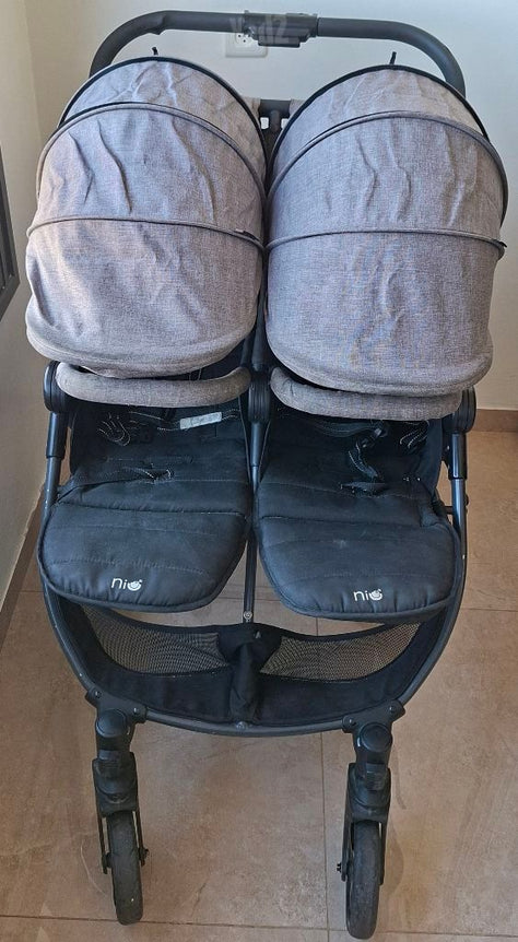 עגלת תאומים