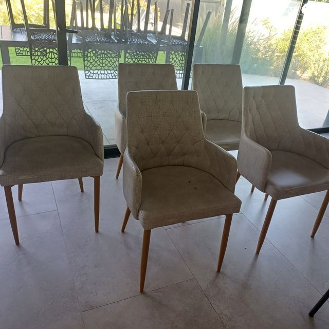 פינת אוכל כולל 8 כיסאות