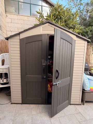 מחסן למכירה