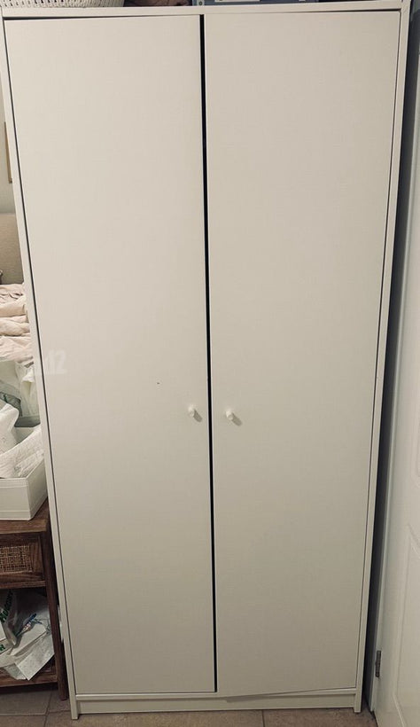 ארון שתי דלתות