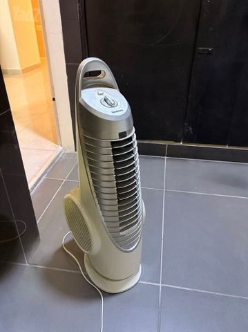 מאוור Tower Fan