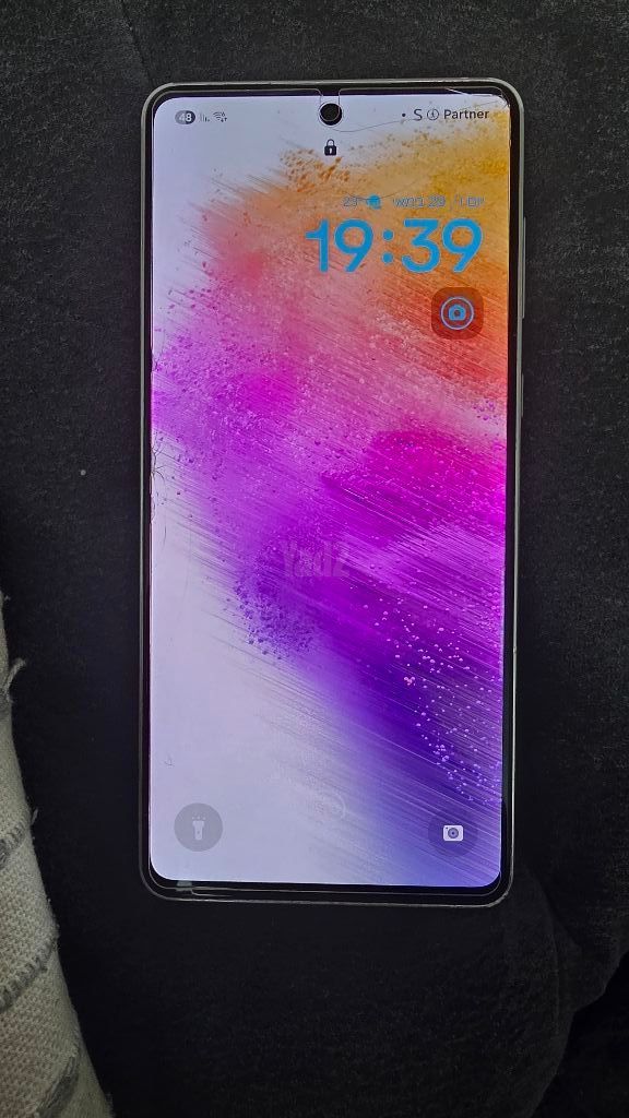 למכירה גלגסי A73  5 g